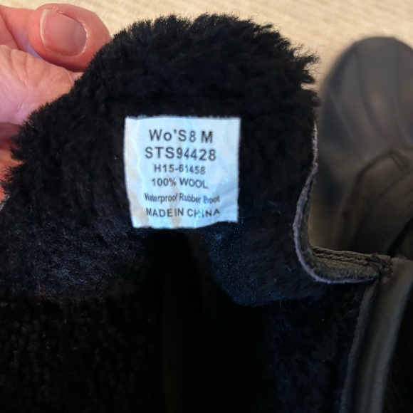 Sperry duck boots with leather upper-like new. - Picture 4 of 5